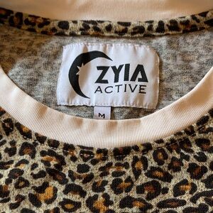 Zyia Active Leopard Print Top Medium